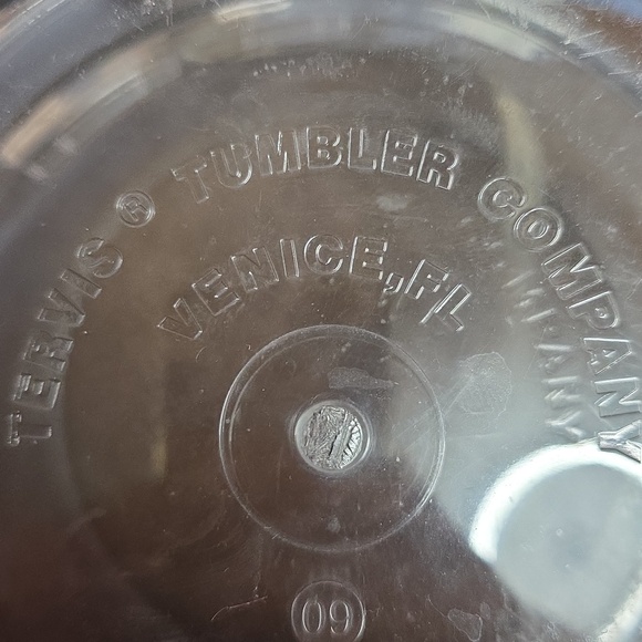 Tervis Clear Acrylic Ice Tub with Lid, Tongs and Handle - Picture 3 of 6